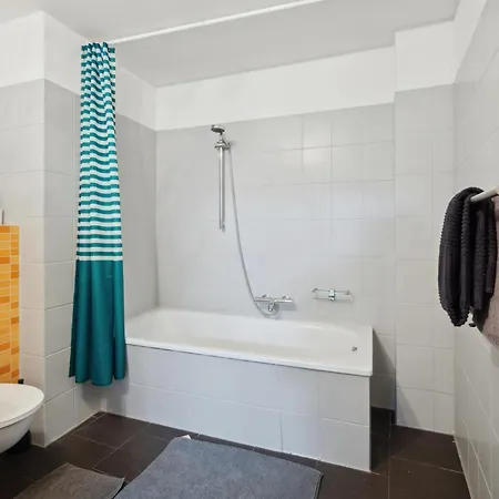 Home2stay In Altstadt